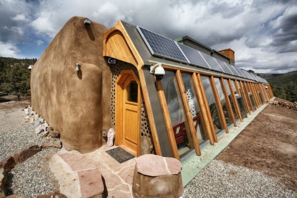 earthship1002_21474654265.jpg